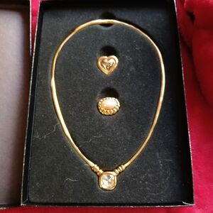 Classic Joan Rivers Gold Jewelry Set with Necklace With Interchangeable Pendants